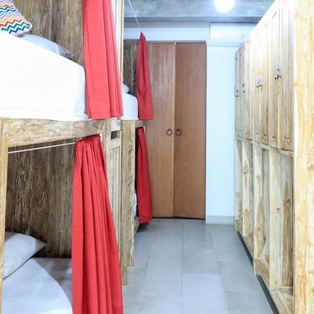 Base Guest House Canggu Extérieur photo