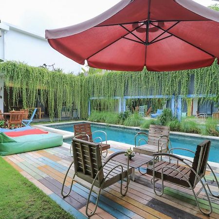 Base Guest House Canggu Extérieur photo