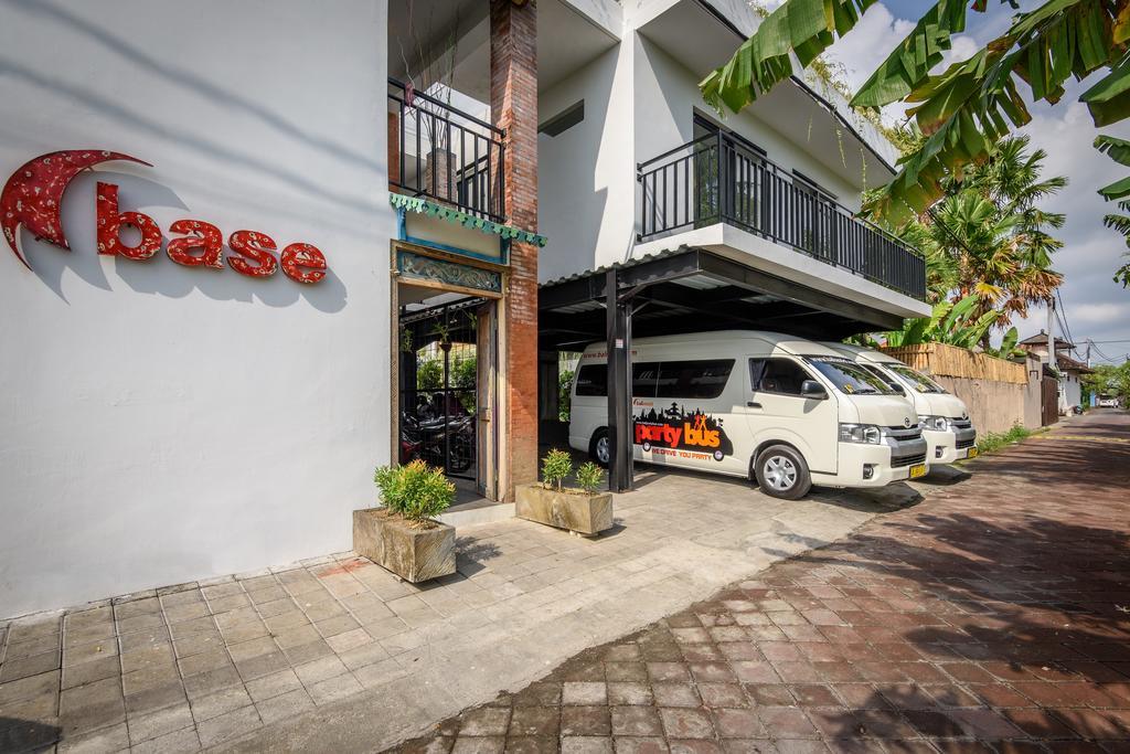 Base Guest House Canggu Extérieur photo