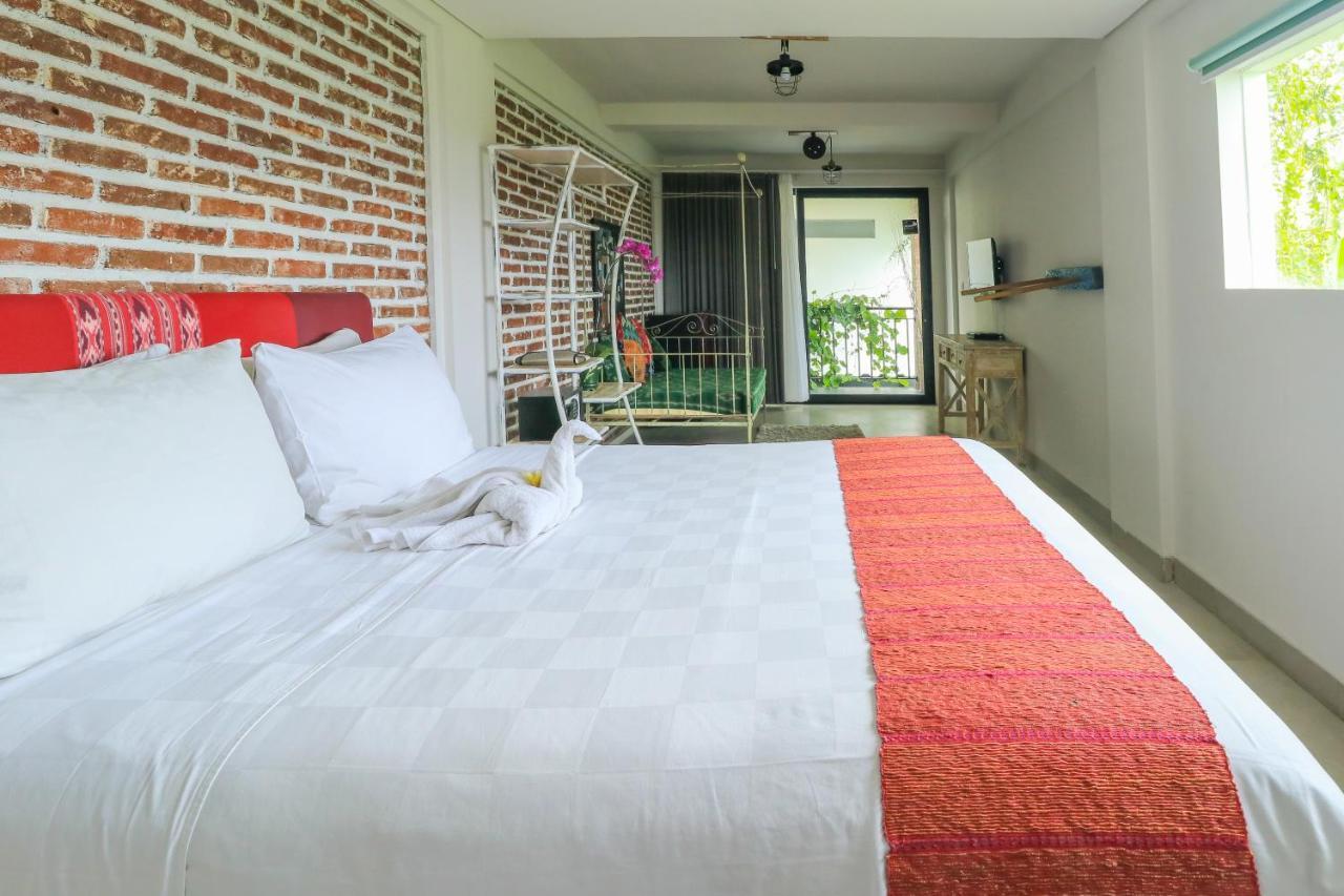 Base Guest House Canggu Extérieur photo