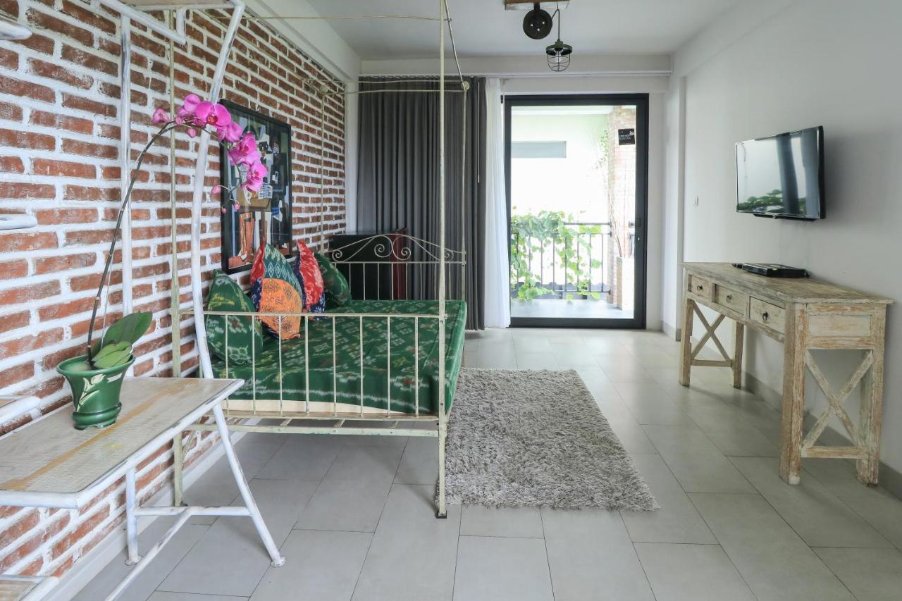 Base Guest House Canggu Extérieur photo