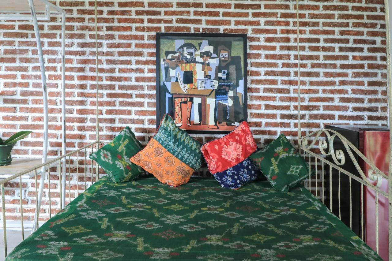 Base Guest House Canggu Extérieur photo