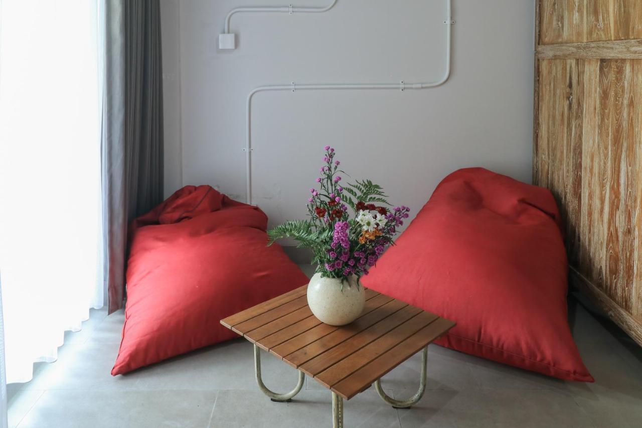 Base Guest House Canggu Extérieur photo