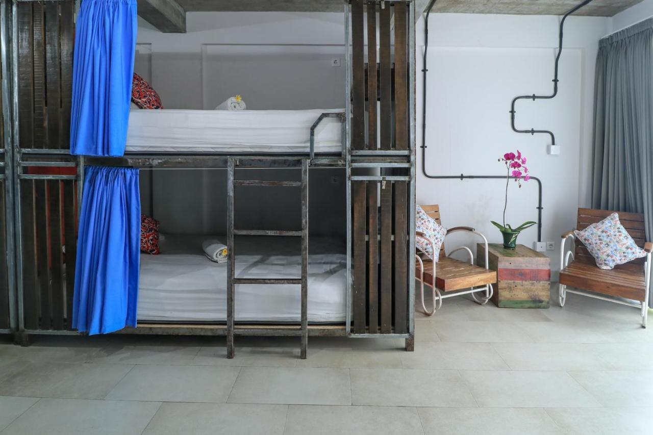 Base Guest House Canggu Extérieur photo